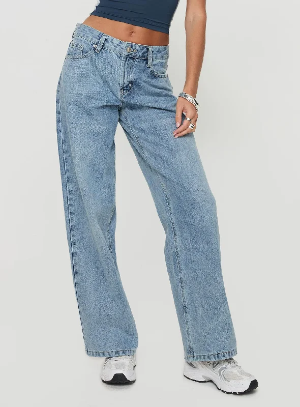 Serenitia Mid Rise Relaxed Jeans Light Wash