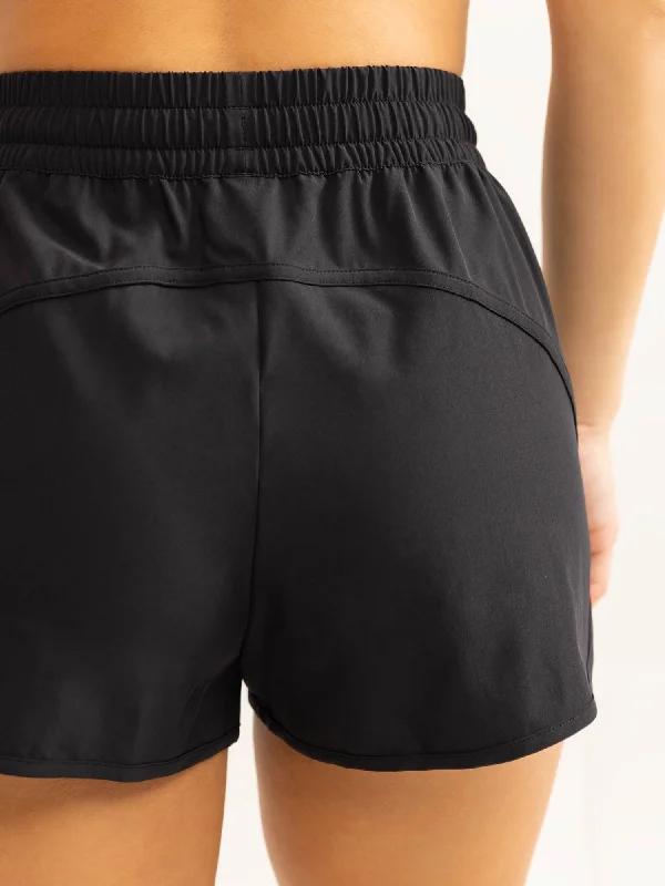 Persist Training Shorts - Black